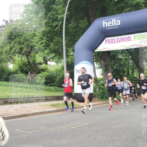 29.06.2025 - hella hamburg halbmarathon KatJ http://msf.ph/oto/8382450 29.06.2025 10:25:25 Zwischen KM18-KM19 1385, 2399, 3959, 6915, 7152, 7154 meine-sportfotos.de
