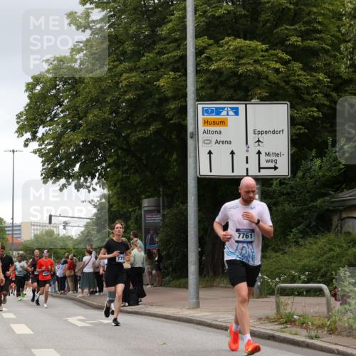 29.06.2025 - hella hamburg halbmarathon Yannick Fuchs http://msf.ph/oto/8382467 29.06.2025 10:54:59 20KM 1188, 1364, 1414, 1453, 1653, 1823, 2322, 2323, 2426, 2661, 3698, 5379, 5602, 5603, 5775, 6201, 6487, 6674, 6708, 6754, 6757, 6921, 7006, 7250, 7306, 7759, 7761, 8177, 8483, 8662, 9020, 9021, 9611, 9984, 10295, 11623, 11702, 11782, 12789, 12908, 13459, 13516, 15269, 16621, 17145, 17226, 17951, 17952, 18133, 18757, 19117, 19146, 19242 meine-sportfotos.de