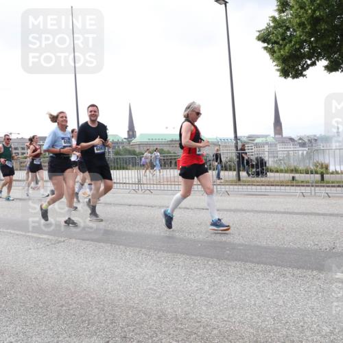 29.06.2025 - hella hamburg halbmarathon Lena Gebhardt http://msf.ph/oto/8382484 29.06.2025 10:40:21 Lombardsbrücke 11653, 673, 27, 12444, 6890, 6097, 1018, 1037, 1058, 1076, 1291, 1586, 1691, 1899, 2019, 2109, 2254, 2515, 2572, 2762, 2763, 2866, 2888, 3237, 3293, 3295, 3515, 3607, 3808, 3810, 3882, 3883, 3884, 4173, 4271, 4411, 4471, 4756, 4906, 5059, 5113, 5229, 5263, 5351, 5352, 5654, 5702, 5877, 5901, 5975, 6076, 6097, 6229, 6278, 6280, 6363, 6463, 6548, 6673, 6698, 6750, 6866, 6876, 6890, 6920, 7045, 7108, 7174, 7455, 7456, 7675, 7850, 7956, 8307, 8378, 8391 meine-sportfotos.de