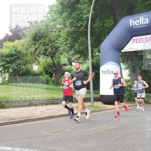 29.06.2025 - hella hamburg halbmarathon KatJ http://msf.ph/oto/8382503 29.06.2025 10:25:25 Zwischen KM18-KM19 1385, 2399, 3959, 6915, 7152, 7154 meine-sportfotos.de