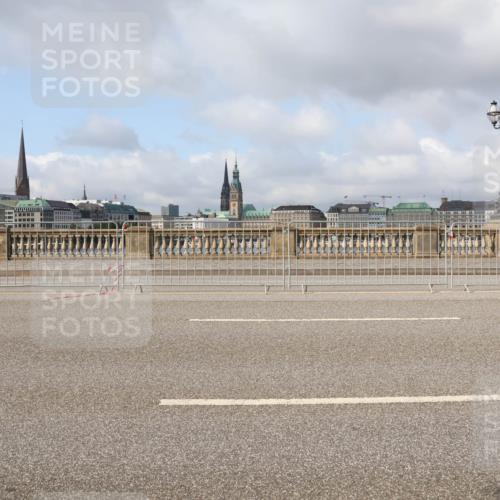 29.06.2025 - hella hamburg halbmarathon Lena Gebhardt http://msf.ph/oto/8382509 29.06.2025 08:52:25 Lombardsbrücke  meine-sportfotos.de