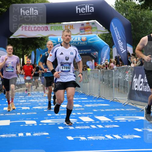 29.06.2025 - hella hamburg halbmarathon Strokosch-Dieckow http://msf.ph/oto/8382518 29.06.2025 10:46:52 Ziel 1139, 1689, 4091, 10122, 11858, 13728, 13940, 14385, 14449, 14541, 14594, 15900, 16081, 17172, 17353, 17492, 17669, 17892, 17979, 19105 meine-sportfotos.de