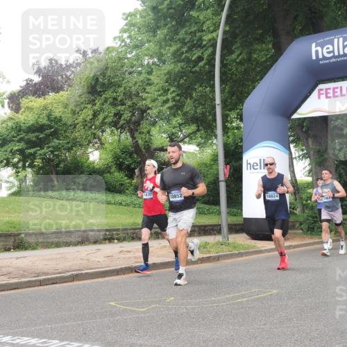 29.06.2025 - hella hamburg halbmarathon KatJ http://msf.ph/oto/8382528 29.06.2025 10:25:25 Zwischen KM18-KM19 1385, 2399, 3959, 6915, 7152, 7154 meine-sportfotos.de
