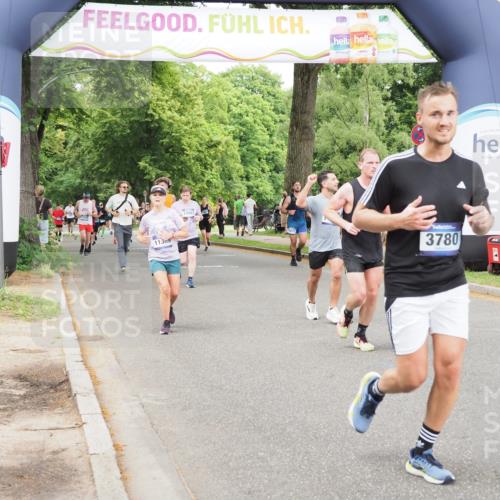 29.06.2025 - hella hamburg halbmarathon MichiJ http://msf.ph/oto/8382759 29.06.2025 10:46:45 Zwischen KM18-KM19 2426, 3780, 6327, 9741, 9985, 11366, 11937, 13993, 14471, 14577, 17304, 18063 meine-sportfotos.de