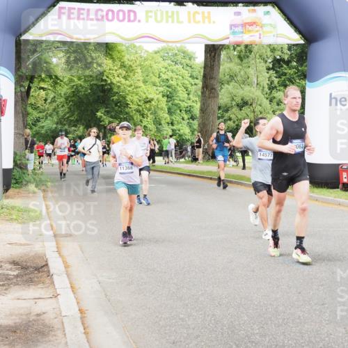29.06.2025 - hella hamburg halbmarathon MichiJ http://msf.ph/oto/8382817 29.06.2025 10:46:45 Zwischen KM18-KM19 2426, 3780, 6327, 9741, 9985, 11366, 11937, 13993, 14471, 14577, 17304, 18063 meine-sportfotos.de