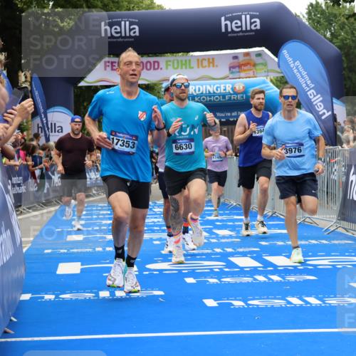 29.06.2025 - hella hamburg halbmarathon Strokosch-Dieckow http://msf.ph/oto/8382863 29.06.2025 10:46:46 Ziel 1942, 3976, 4091, 6630, 11858, 13940, 14541, 15900, 16175, 17172, 17353, 17492, 17669, 17743, 17865, 17892, 19105, 19128 meine-sportfotos.de
