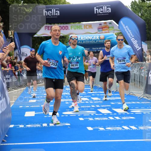 29.06.2025 - hella hamburg halbmarathon Strokosch-Dieckow http://msf.ph/oto/8382882 29.06.2025 10:46:45 Ziel 1920, 1942, 3976, 4091, 6630, 11858, 13940, 14541, 15714, 15900, 16175, 17172, 17353, 17492, 17669, 17743, 17865, 17892, 18297, 19105, 19128 meine-sportfotos.de