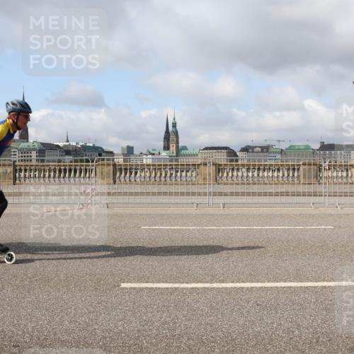 29.06.2025 - hella hamburg halbmarathon Lena Gebhardt http://msf.ph/oto/8382929 29.06.2025 08:52:26 Lombardsbrücke 285 meine-sportfotos.de