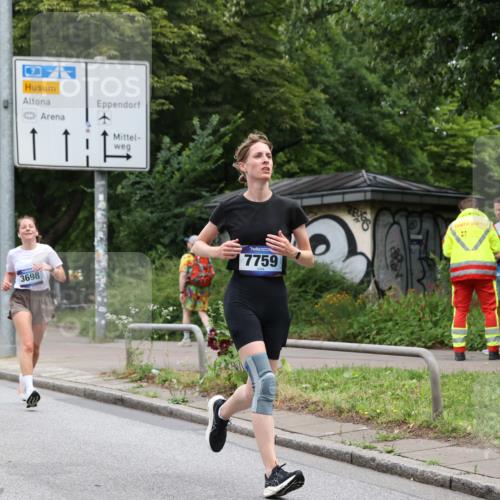 29.06.2025 - hella hamburg halbmarathon Yannick Fuchs http://msf.ph/oto/8382935 29.06.2025 10:55:02 20KM 1188, 1414, 1453, 1823, 2322, 2323, 2426, 2661, 3698, 5379, 5602, 5603, 5775, 6201, 6674, 6708, 6757, 6921, 7006, 7250, 7306, 7759, 7761, 8177, 8483, 8662, 9020, 9021, 9071, 9611, 9984, 10295, 11623, 11702, 11782, 12377, 12789, 12908, 13459, 13516, 15269, 16621, 17145, 17181, 17226, 17951, 18133, 18757, 19117, 19146, 19242 meine-sportfotos.de