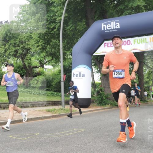 29.06.2025 - hella hamburg halbmarathon KatJ http://msf.ph/oto/8382940 29.06.2025 10:25:28 Zwischen KM18-KM19 3959, 5315, 5961, 7152, 7154 meine-sportfotos.de
