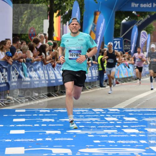 29.06.2025 - hella hamburg halbmarathon Strokosch-Dieckow http://msf.ph/oto/8382963 29.06.2025 10:23:46 Ziel 5301, 6699, 7963, 9151, 9447, 10780, 12360 meine-sportfotos.de