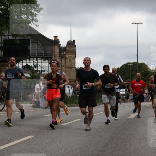 29.06.2025 - hella hamburg halbmarathon Yannick Fuchs http://msf.ph/oto/8382994 29.06.2025 10:55:04 20KM 1188, 1453, 1823, 2426, 2661, 3698, 5379, 5602, 5603, 5613, 5775, 6201, 6674, 6708, 6757, 6921, 7006, 7250, 7306, 7759, 7761, 8177, 8483, 8662, 9020, 9021, 9071, 9611, 9984, 10295, 11702, 12377, 12789, 12908, 13459, 13516, 13558, 15269, 16621, 17145, 17181, 17226, 17951, 18133, 18757, 19117, 19146, 19242 meine-sportfotos.de