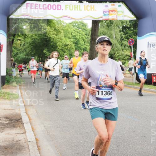 29.06.2025 - hella hamburg halbmarathon MichiJ http://msf.ph/oto/8383000 29.06.2025 10:46:47 Zwischen KM18-KM19 3780, 6327, 8481, 9741, 10271, 11366, 11937, 13993, 14471, 14577, 17304, 18063 meine-sportfotos.de