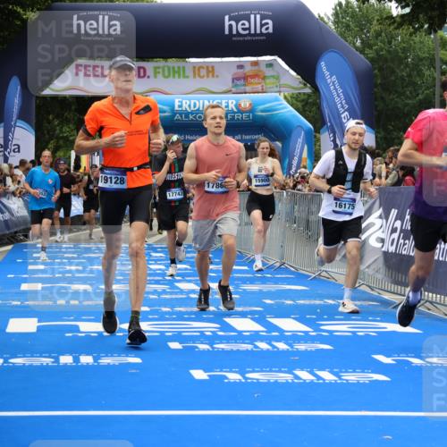 29.06.2025 - hella hamburg halbmarathon Strokosch-Dieckow http://msf.ph/oto/8383049 29.06.2025 10:46:41 Ziel 1920, 1942, 3976, 6630, 9051, 11858, 13525, 13554, 13940, 14541, 15026, 15133, 15714, 15900, 16175, 17353, 17669, 17743, 17865, 18297, 19128 meine-sportfotos.de