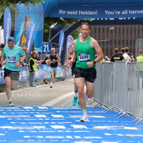 29.06.2025 - hella hamburg halbmarathon Strokosch-Dieckow http://msf.ph/oto/8383065 29.06.2025 10:23:44 Ziel 5301, 6699, 7834, 9151, 9447, 10780 meine-sportfotos.de