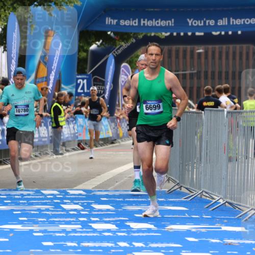 29.06.2025 - hella hamburg halbmarathon Strokosch-Dieckow http://msf.ph/oto/8383084 29.06.2025 10:23:44 Ziel 5301, 6699, 7834, 9151, 9447, 10780 meine-sportfotos.de