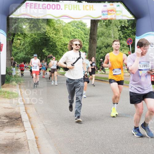 29.06.2025 - hella hamburg halbmarathon MichiJ http://msf.ph/oto/8383116 29.06.2025 10:46:49 Zwischen KM18-KM19 3780, 6327, 8481, 9741, 10271, 11366, 11937, 13993, 14471, 14577, 14631, 15269, 18063 meine-sportfotos.de