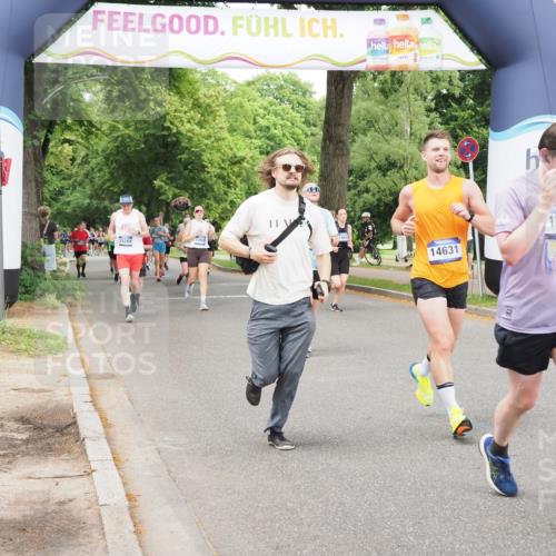 29.06.2025 - hella hamburg halbmarathon MichiJ http://msf.ph/oto/8383135 29.06.2025 10:46:49 Zwischen KM18-KM19 3780, 6327, 8481, 9741, 10271, 11366, 11937, 13993, 14471, 14577, 14631, 15269, 18063 meine-sportfotos.de