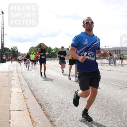 29.06.2025 - hella hamburg halbmarathon Lena Gebhardt http://msf.ph/oto/8383136 29.06.2025 10:15:39 Lombardsbrücke 2989, 20, 4466, 1440, 1524, 2110, 2720, 2989, 3167, 3417, 3650, 4007, 4466, 4492, 4494, 5069, 5271, 5739, 5986, 6317, 6376, 6576, 7452, 7809, 7810, 7941, 7942, 8256, 8746, 8885, 9192, 9307, 9423, 9657, 9675, 9847, 9997, 10108, 10608, 10775, 10858, 11303, 11478, 11774, 11783, 12427, 12457, 12469, 12521, 13179, 13197, 13453, 13500, 13818, 13951, 14413, 14423, 14550, 14552, 15150, 15307, 15740 meine-sportfotos.de