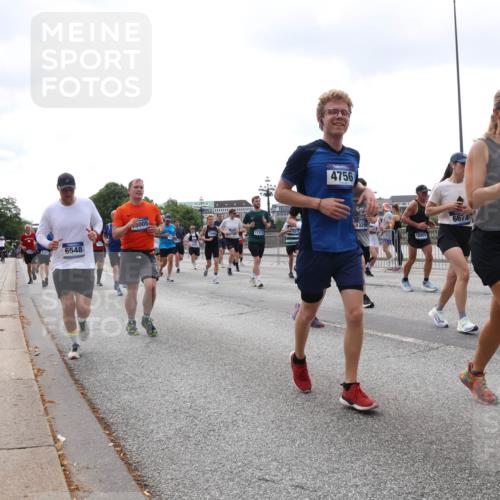 29.06.2025 - hella hamburg halbmarathon Lena Gebhardt http://msf.ph/oto/8383158 29.06.2025 10:40:23 Lombardsbrücke 5113, 6548, 3005, 11717, 4756, 12444, 6673, 1018, 1037, 1058, 1076, 1291, 1586, 1691, 1899, 2019, 2042, 2109, 2206, 2254, 2515, 2572, 2762, 2763, 2866, 2888, 3237, 3293, 3295, 3515, 3607, 3808, 3810, 4173, 4271, 4411, 4471, 4612, 4756, 4906, 5059, 5113, 5229, 5263, 5351, 5352, 5654, 5702, 5877, 5901, 5975, 6076, 6097, 6229, 6278, 6280, 6363, 6463, 6548, 6673, 6698, 6750, 6866, 6876, 6890, 6920, 7108, 7174, 7455, 7456, 7675, 7850, 7956, 8307, 8378, 8391 meine-sportfotos.de