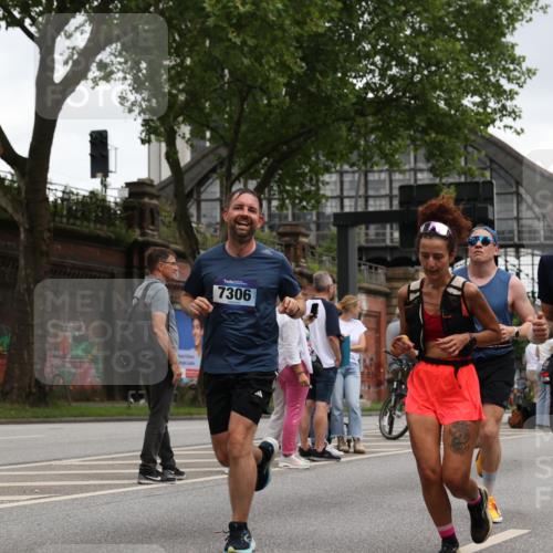 29.06.2025 - hella hamburg halbmarathon Yannick Fuchs http://msf.ph/oto/8383161 29.06.2025 10:55:05 20KM 1188, 1453, 1823, 2426, 2661, 3698, 5379, 5602, 5603, 5613, 5775, 6201, 6674, 6708, 6921, 7006, 7250, 7306, 7759, 7761, 8177, 8483, 8662, 9020, 9021, 9071, 9611, 9984, 10295, 10882, 12377, 12789, 12908, 13459, 13516, 13558, 16621, 17145, 17181, 17226, 17670, 17951, 18133, 18757, 19117, 19146, 19242 meine-sportfotos.de