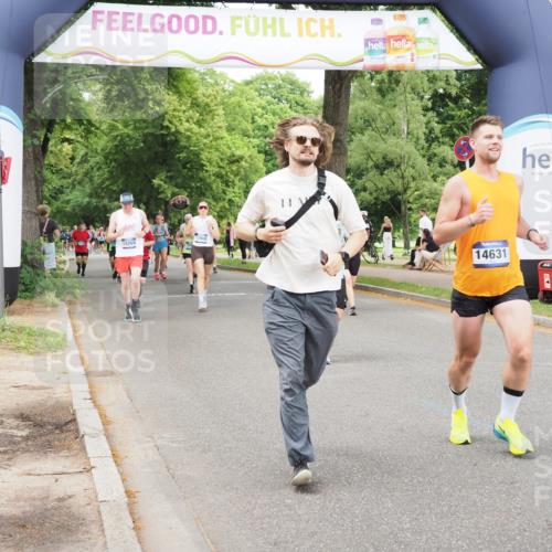 29.06.2025 - hella hamburg halbmarathon MichiJ http://msf.ph/oto/8383164 29.06.2025 10:46:49 Zwischen KM18-KM19 3780, 6327, 8481, 9741, 10271, 11366, 11937, 13993, 14471, 14577, 14631, 15269, 18063 meine-sportfotos.de