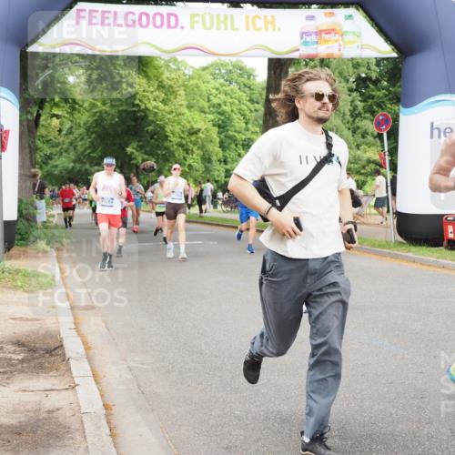 29.06.2025 - hella hamburg halbmarathon MichiJ http://msf.ph/oto/8383196 29.06.2025 10:46:49 Zwischen KM18-KM19 3780, 6327, 8481, 9741, 10271, 11366, 11937, 13993, 14471, 14577, 14631, 15269, 18063 meine-sportfotos.de