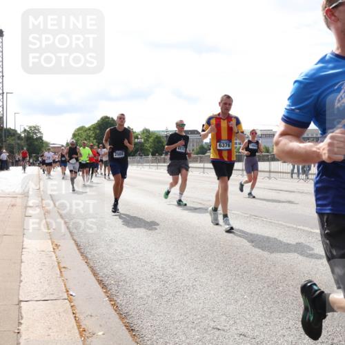 29.06.2025 - hella hamburg halbmarathon Lena Gebhardt http://msf.ph/oto/8383216 29.06.2025 10:15:40 Lombardsbrücke 6376, 6576, 2989, 2024, 14552, 4466, 1440, 1524, 2110, 2720, 2989, 3167, 3417, 3650, 4007, 4466, 4492, 4494, 5069, 5271, 5739, 5986, 6376, 6576, 7452, 7809, 7810, 7941, 7942, 8256, 8746, 8885, 9192, 9307, 9423, 9657, 9675, 9847, 9997, 10108, 10608, 10775, 10858, 11113, 11303, 11478, 11774, 11783, 12427, 12457, 12469, 12521, 13179, 13197, 13453, 13500, 13818, 13951, 14413, 14423, 14550, 14552, 15150, 15307, 15740 meine-sportfotos.de