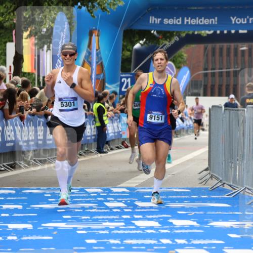 29.06.2025 - hella hamburg halbmarathon Strokosch-Dieckow http://msf.ph/oto/8383221 29.06.2025 10:23:39 Ziel 5301, 6699, 7834, 9151, 16169 meine-sportfotos.de