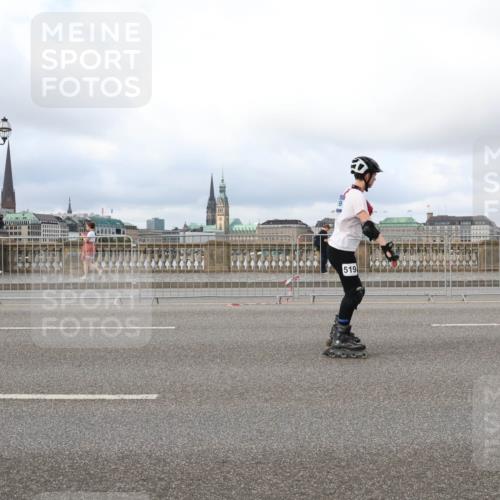 29.06.2025 - hella hamburg halbmarathon Lena Gebhardt http://msf.ph/oto/8383287 29.06.2025 09:15:16 Lombardsbrücke 519 meine-sportfotos.de