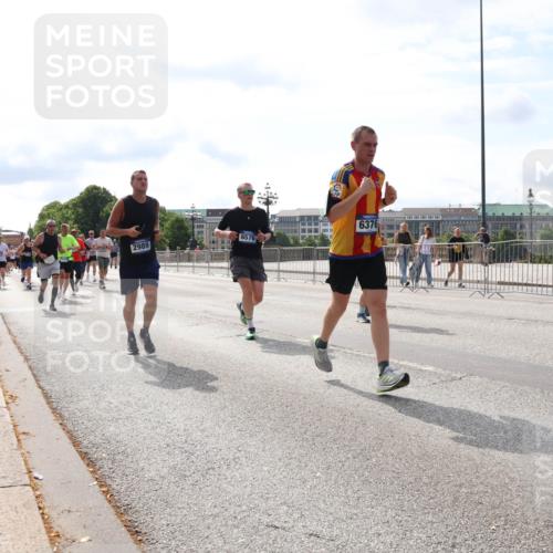 29.06.2025 - hella hamburg halbmarathon Lena Gebhardt http://msf.ph/oto/8383316 29.06.2025 10:15:40 Lombardsbrücke 2989, 6576, 6376, 1440, 1524, 2110, 2720, 2989, 3167, 3417, 3650, 4007, 4466, 4492, 4494, 5069, 5271, 5739, 5986, 6376, 6576, 7452, 7809, 7810, 7941, 7942, 8256, 8746, 8885, 9192, 9307, 9423, 9657, 9675, 9847, 9997, 10108, 10608, 10775, 10858, 11113, 11303, 11478, 11774, 11783, 12427, 12457, 12469, 12521, 13179, 13197, 13453, 13500, 13818, 13951, 14413, 14423, 14550, 14552, 15150, 15307, 15740 meine-sportfotos.de