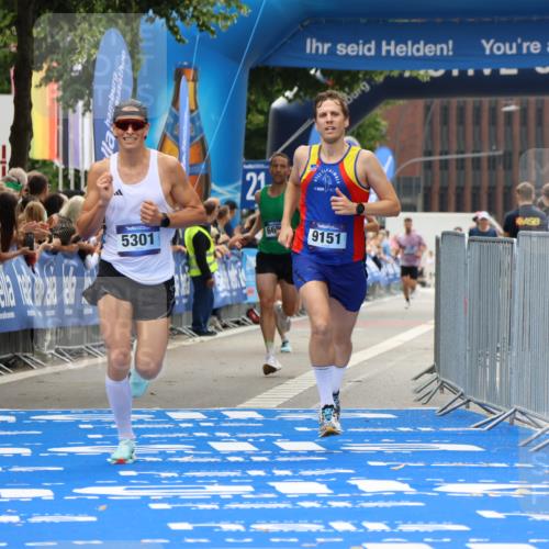 29.06.2025 - hella hamburg halbmarathon Strokosch-Dieckow http://msf.ph/oto/8383327 29.06.2025 10:23:39 Ziel 5301, 6699, 7834, 9151, 16169 meine-sportfotos.de