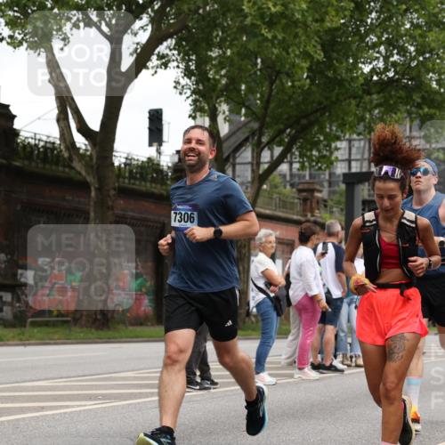 29.06.2025 - hella hamburg halbmarathon Yannick Fuchs http://msf.ph/oto/8383329 29.06.2025 10:55:05 20KM 1188, 1453, 1823, 2426, 2661, 3698, 5379, 5602, 5603, 5613, 5775, 6201, 6674, 6708, 6921, 7006, 7250, 7306, 7759, 7761, 8177, 8483, 8662, 9020, 9021, 9071, 9611, 9984, 10295, 10882, 12377, 12789, 12908, 13459, 13516, 13558, 16621, 17145, 17181, 17226, 17670, 17951, 18133, 18757, 19117, 19146, 19242 meine-sportfotos.de