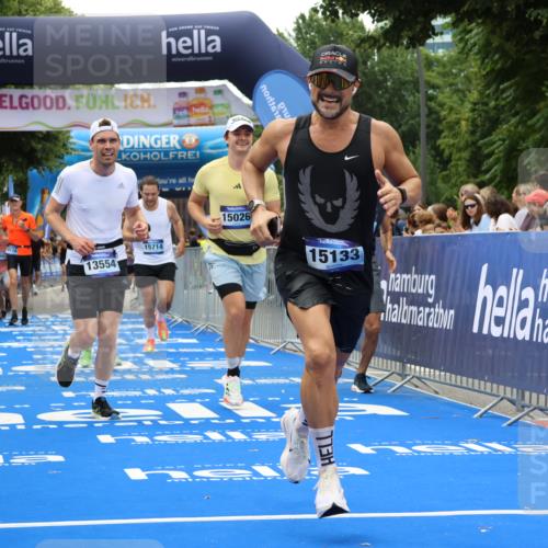 29.06.2025 - hella hamburg halbmarathon Strokosch-Dieckow http://msf.ph/oto/8383447 29.06.2025 10:46:36 Ziel 1920, 1942, 4497, 5459, 8482, 9051, 9232, 9386, 9529, 13525, 13554, 15026, 15133, 15206, 15714, 16175, 17281, 17461, 17743, 17865, 18297, 18882, 19128 meine-sportfotos.de
