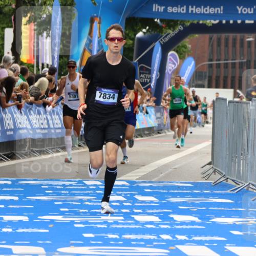 29.06.2025 - hella hamburg halbmarathon Strokosch-Dieckow http://msf.ph/oto/8383461 29.06.2025 10:23:36 Ziel 5301, 7834, 9151, 16169 meine-sportfotos.de