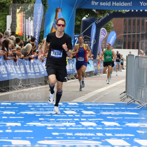29.06.2025 - hella hamburg halbmarathon Strokosch-Dieckow http://msf.ph/oto/8383481 29.06.2025 10:23:35 Ziel 5301, 7834, 9151, 16169 meine-sportfotos.de