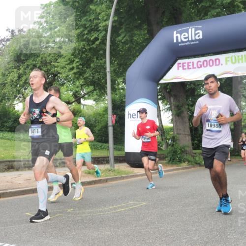 29.06.2025 - hella hamburg halbmarathon KatJ http://msf.ph/oto/8383541 29.06.2025 10:25:32 Zwischen KM18-KM19 1411, 1571, 3959, 5315, 5961, 8362 meine-sportfotos.de
