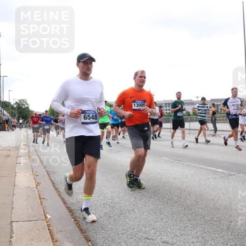 29.06.2025 - hella hamburg halbmarathon Lena Gebhardt http://msf.ph/oto/8383550 29.06.2025 10:40:24 Lombardsbrücke 5113, 6548, 4, 1013, 13005, 11717, 12364, 1018, 1037, 1058, 1076, 1291, 1586, 1691, 1899, 2019, 2042, 2109, 2206, 2254, 2515, 2572, 2762, 2763, 2866, 2888, 3237, 3293, 3295, 3515, 3607, 3808, 3810, 4173, 4271, 4411, 4471, 4612, 4756, 4906, 5059, 5113, 5229, 5263, 5351, 5352, 5654, 5702, 5877, 5901, 5975, 6076, 6097, 6229, 6278, 6280, 6363, 6463, 6548, 6673, 6698, 6750, 6866, 6876, 6890, 6920, 7108, 7174, 7455, 7456, 7675, 7850, 7956, 8307, 8378, 8391 meine-sportfotos.de