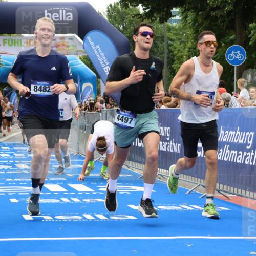 29.06.2025 - hella hamburg halbmarathon Strokosch-Dieckow http://msf.ph/oto/8383564 29.06.2025 10:46:31 Ziel 1920, 2222, 2842, 4237, 4497, 5459, 6421, 6978, 8482, 8981, 9051, 9232, 9386, 9529, 9786, 12891, 13525, 13554, 14045, 14228, 14482, 15026, 15133, 15157, 15206, 15714, 17281, 17461, 18297, 18882, 19209 meine-sportfotos.de
