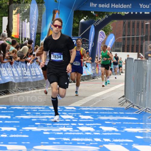 29.06.2025 - hella hamburg halbmarathon Strokosch-Dieckow http://msf.ph/oto/8383567 29.06.2025 10:23:35 Ziel 5301, 7834, 9151, 16169 meine-sportfotos.de