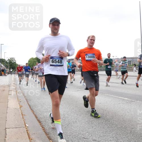 29.06.2025 - hella hamburg halbmarathon Lena Gebhardt http://msf.ph/oto/8383611 29.06.2025 10:40:24 Lombardsbrücke 5113, 5351, 6548, 13005, 11717, 1018, 1037, 1058, 1076, 1291, 1586, 1691, 1899, 2019, 2042, 2109, 2206, 2254, 2515, 2572, 2762, 2763, 2866, 2888, 3237, 3293, 3295, 3515, 3607, 3808, 3810, 4173, 4271, 4411, 4471, 4612, 4756, 4906, 5059, 5113, 5229, 5263, 5351, 5352, 5654, 5702, 5877, 5901, 5975, 6076, 6097, 6229, 6278, 6280, 6363, 6463, 6548, 6673, 6698, 6750, 6866, 6876, 6890, 6920, 7108, 7174, 7455, 7456, 7675, 7850, 7956, 8307, 8378, 8391 meine-sportfotos.de