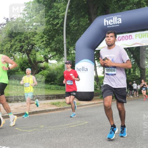 29.06.2025 - hella hamburg halbmarathon KatJ http://msf.ph/oto/8383639 29.06.2025 10:25:33 Zwischen KM18-KM19 1411, 1571, 4860, 5315, 5961, 8362 meine-sportfotos.de