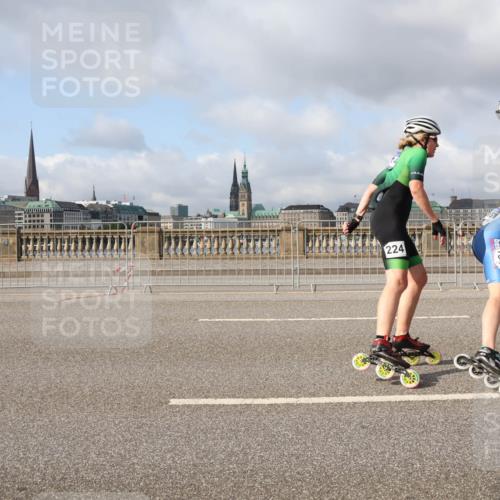 29.06.2025 - hella hamburg halbmarathon Lena Gebhardt http://msf.ph/oto/8383681 29.06.2025 08:52:27 Lombardsbrücke 224, 131 meine-sportfotos.de