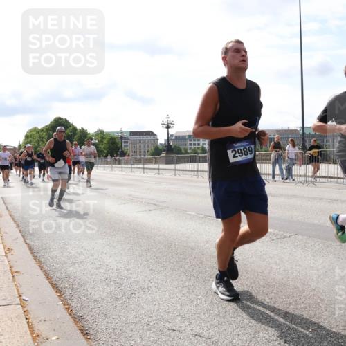 29.06.2025 - hella hamburg halbmarathon Lena Gebhardt http://msf.ph/oto/8383701 29.06.2025 10:15:42 Lombardsbrücke 2989, 6576, 1440, 1524, 2076, 2110, 2720, 2989, 3167, 3417, 3650, 4007, 4466, 4492, 4494, 5069, 5271, 5423, 5739, 5986, 6376, 6576, 7452, 7809, 7810, 7897, 7941, 7942, 8256, 8554, 8746, 8885, 9192, 9307, 9423, 9657, 9675, 9847, 9997, 10108, 10608, 10775, 10858, 11113, 11303, 11478, 11774, 11783, 11818, 12427, 12457, 12469, 12521, 13179, 13197, 13453, 13500, 13818, 13951, 14413, 14423, 14550, 14552, 15150, 15307, 15740 meine-sportfotos.de