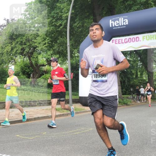 29.06.2025 - hella hamburg halbmarathon KatJ http://msf.ph/oto/8383704 29.06.2025 10:25:33 Zwischen KM18-KM19 1411, 1571, 4860, 5315, 5961, 8362 meine-sportfotos.de