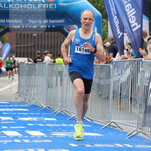 29.06.2025 - hella hamburg halbmarathon Strokosch-Dieckow http://msf.ph/oto/8383721 29.06.2025 10:23:32 Ziel 35, 52, 7834, 9385, 16169, 17771 meine-sportfotos.de
