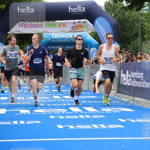 29.06.2025 - hella hamburg halbmarathon Strokosch-Dieckow http://msf.ph/oto/8383783 29.06.2025 10:46:29 Ziel 2222, 2842, 4237, 4497, 5459, 6421, 6978, 7335, 8482, 8981, 9051, 9232, 9386, 9529, 9786, 11185, 11773, 12891, 13525, 14045, 14228, 14482, 15133, 15157, 15206, 16127, 17281, 17461, 18637, 18882, 19209 meine-sportfotos.de