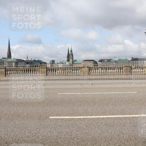 29.06.2025 - hella hamburg halbmarathon Lena Gebhardt http://msf.ph/oto/8383828 29.06.2025 08:52:27 Lombardsbrücke 224 meine-sportfotos.de