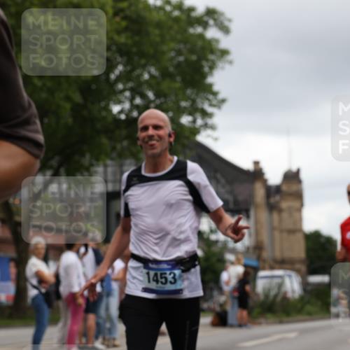29.06.2025 - hella hamburg halbmarathon Yannick Fuchs http://msf.ph/oto/8383842 29.06.2025 10:55:07 20KM 1188, 1453, 1823, 2426, 2661, 3698, 5379, 5602, 5603, 5613, 5775, 6674, 6708, 6921, 7250, 7306, 7759, 7761, 8177, 8483, 9071, 9453, 9611, 9984, 10295, 10882, 11515, 12377, 12789, 12908, 13459, 13516, 13558, 16621, 17145, 17181, 17226, 17670, 17951, 18133, 18757, 19117, 19146, 19242 meine-sportfotos.de