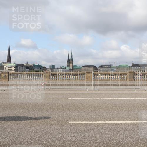 29.06.2025 - hella hamburg halbmarathon Lena Gebhardt http://msf.ph/oto/8383876 29.06.2025 08:52:40 Lombardsbrücke  meine-sportfotos.de